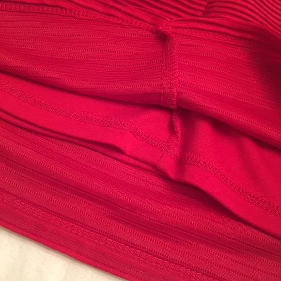 Red Ribbed Mini Skirt - Picture 5 of 8